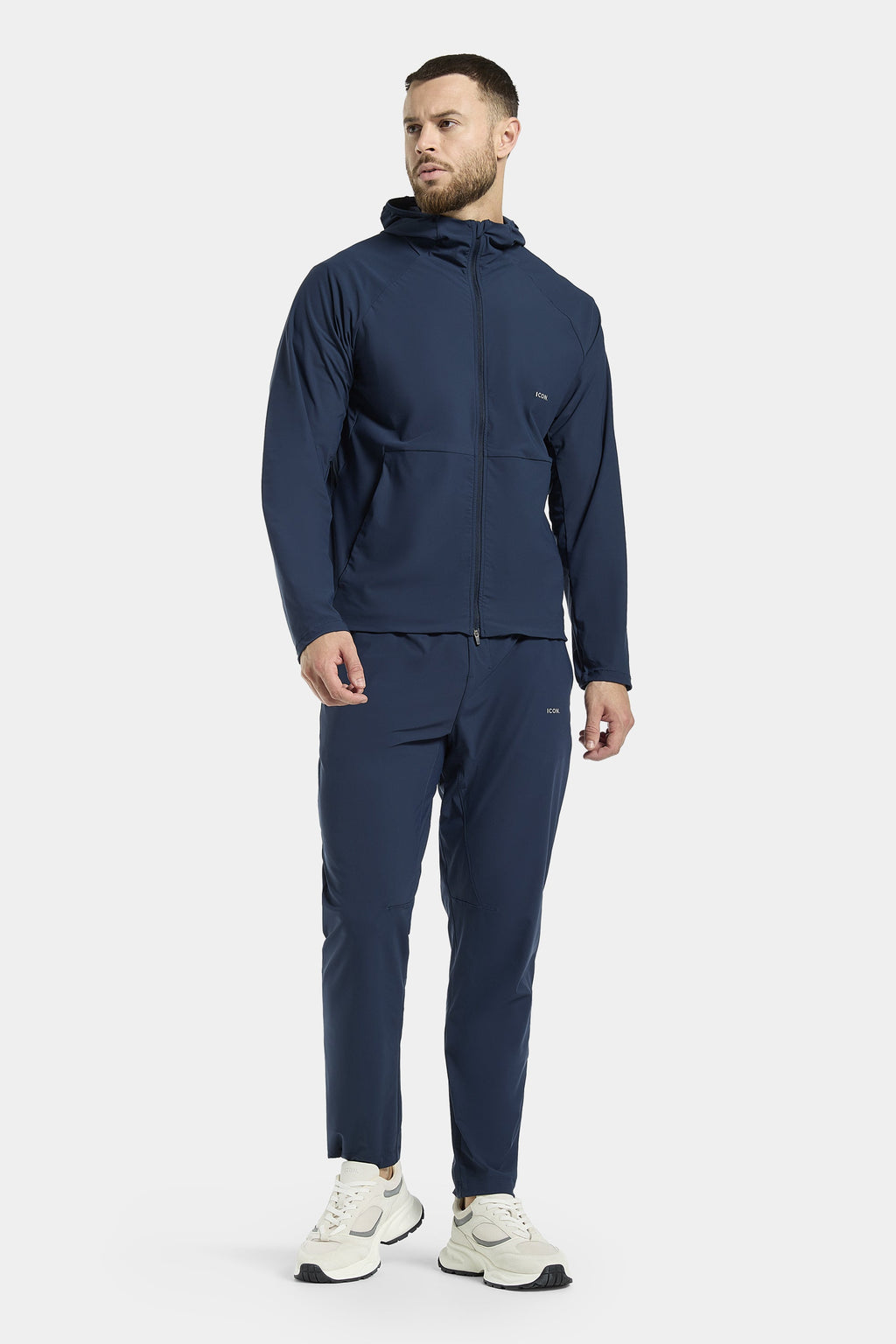 THE ACTIVE HOODED WINDBREAKER
